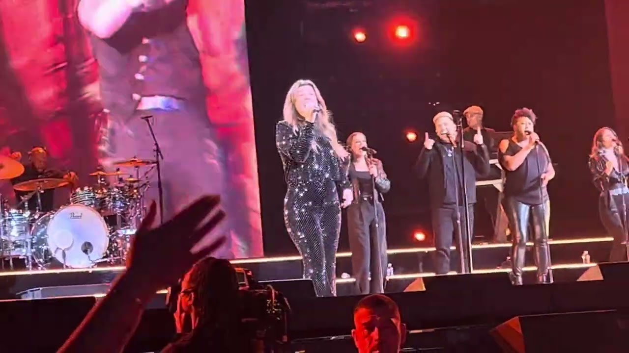 Kelly Clarkson - Walk Away (Live @ Hard Rock ‘25)