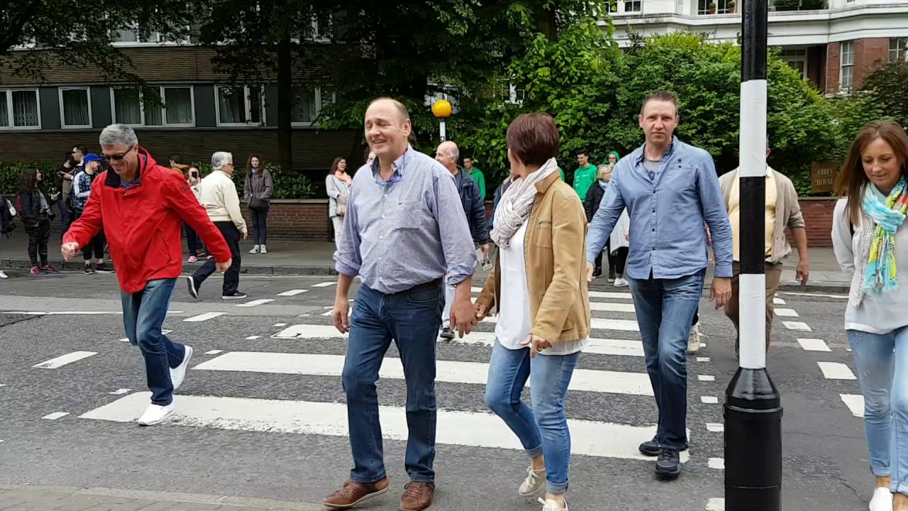 A timelapse of the Abby Road Crossing