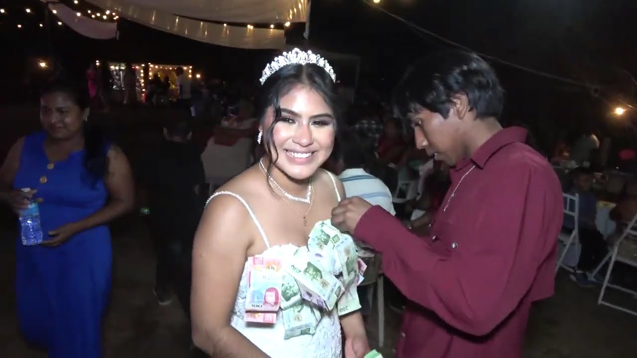 SEÑORITAS HERMOSAS ACOMPAÑANDO A LOS NOVIOS JOSE MANUEL Y MIREYA LLANO DE LA PUERTA