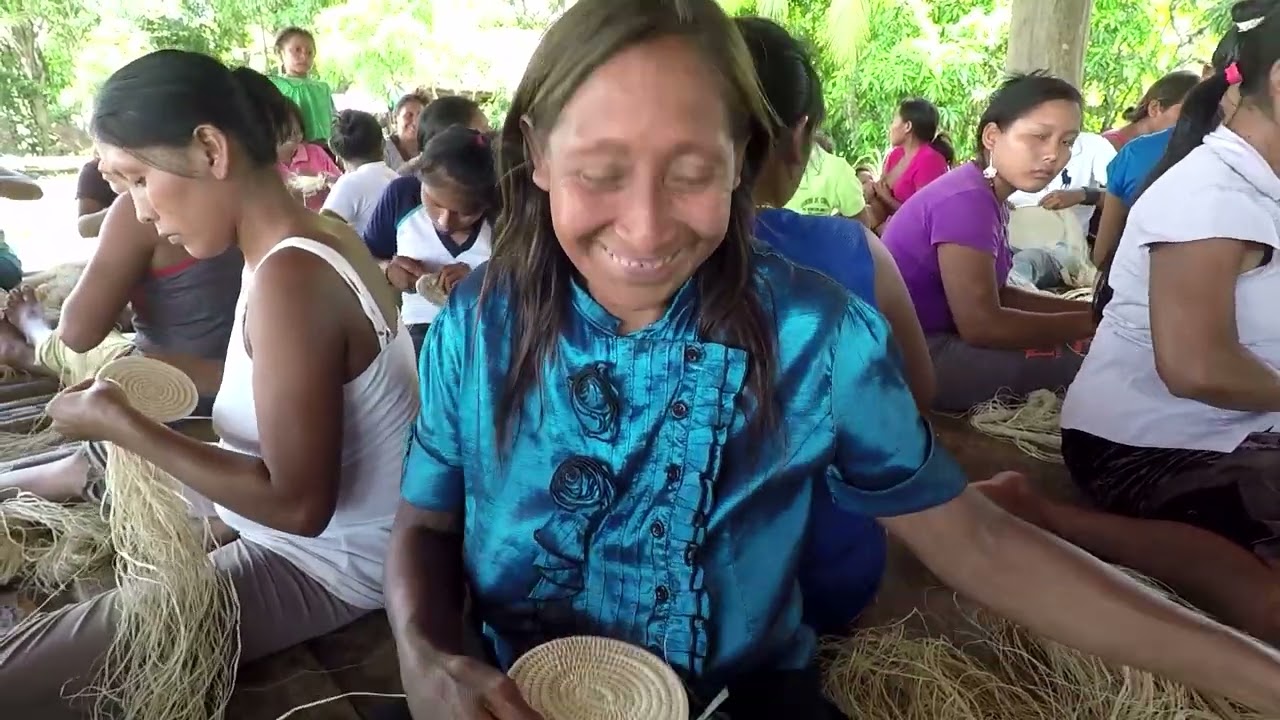 Artesanas indígenas Warao del Delta del Orinoco