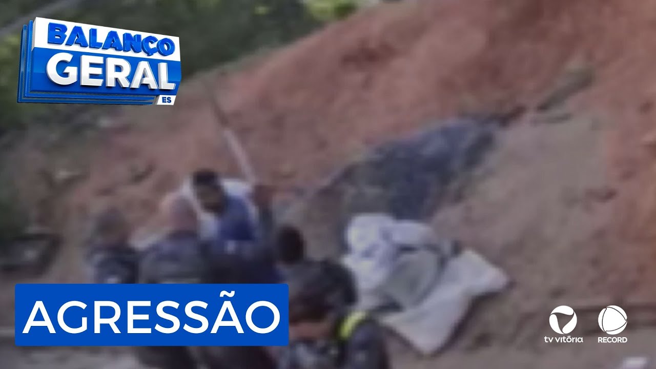 Câmera flagra policiais militares agredindo pedreiro que trabalhava em uma obra