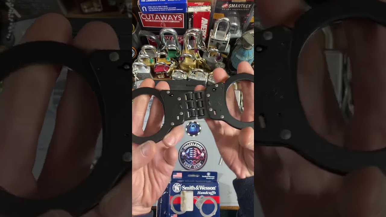 S&W blued M300 Handcuffs Unboxing. #shacklemencuffclub, #locksportenthusiast