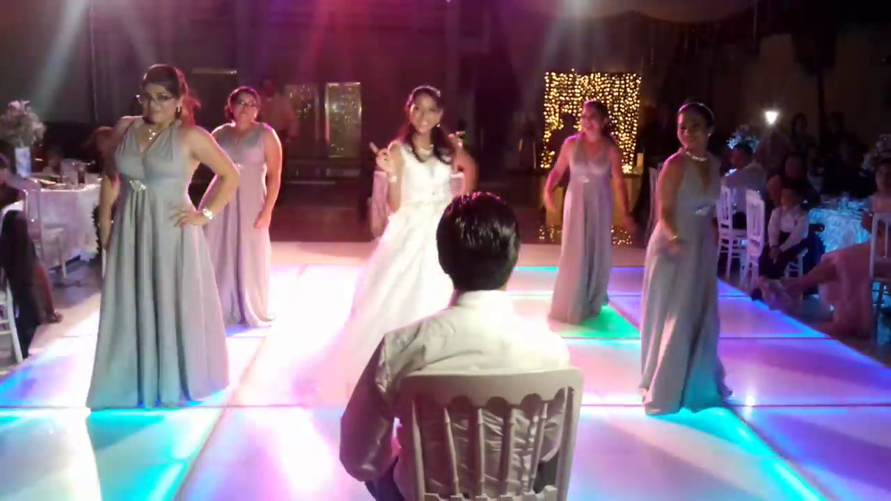 Baile de Novia con las damas !!