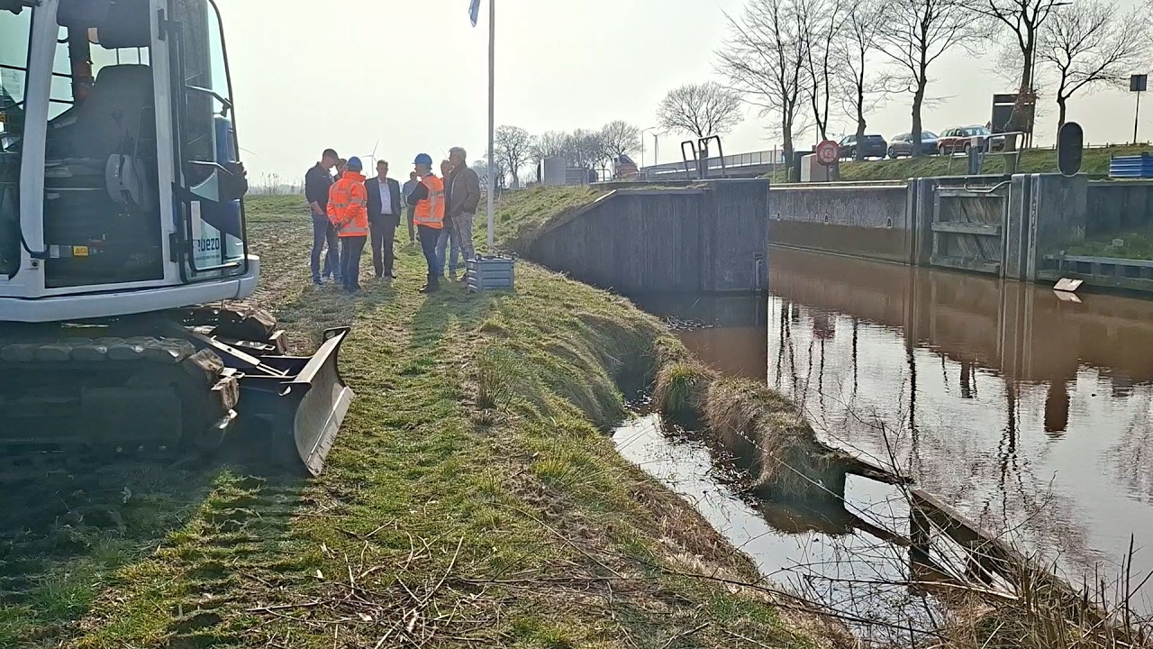 Start vervanging beschoeiing Pekelder Hoofddiep