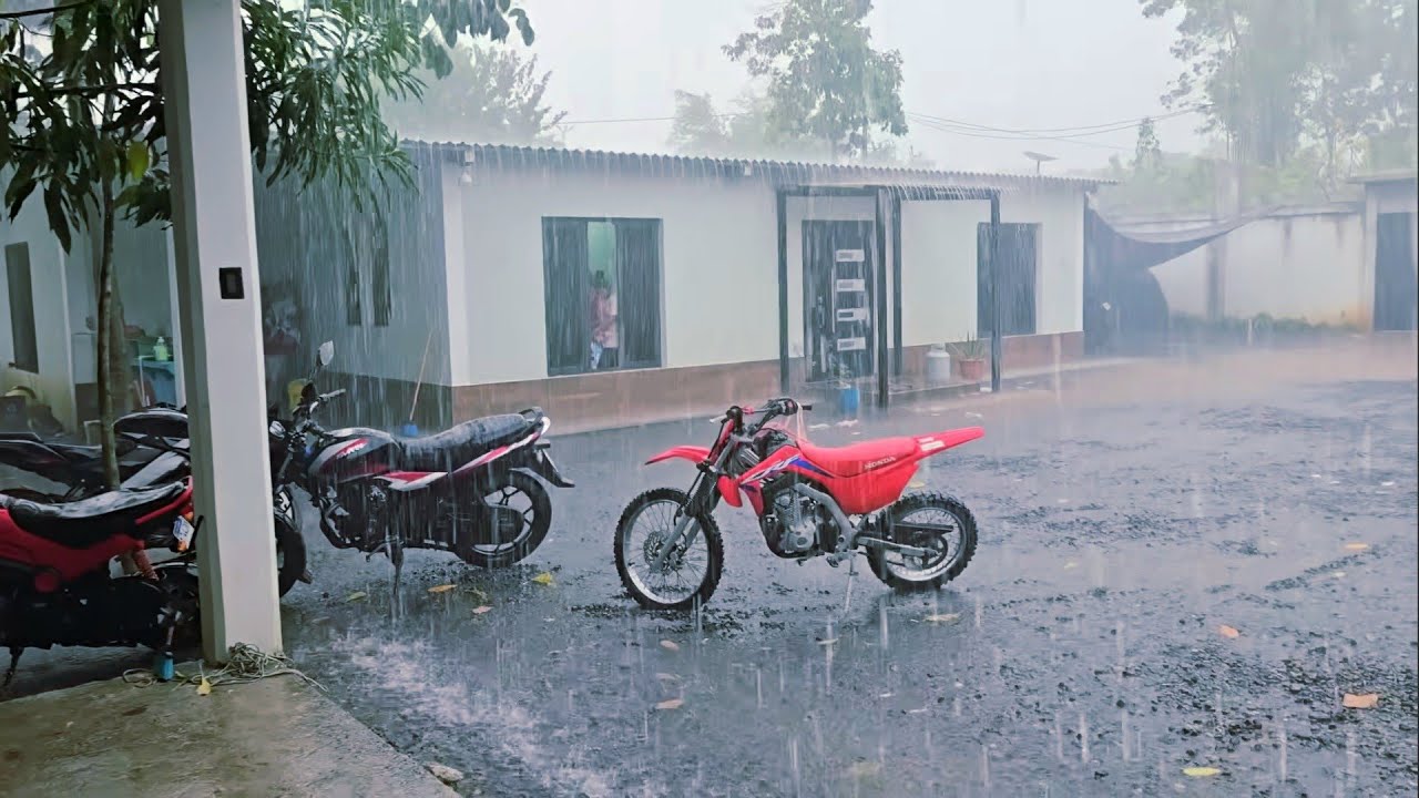 FUERTES LLUVIAS AZOTAN LA CASA DE MR. CHARLY