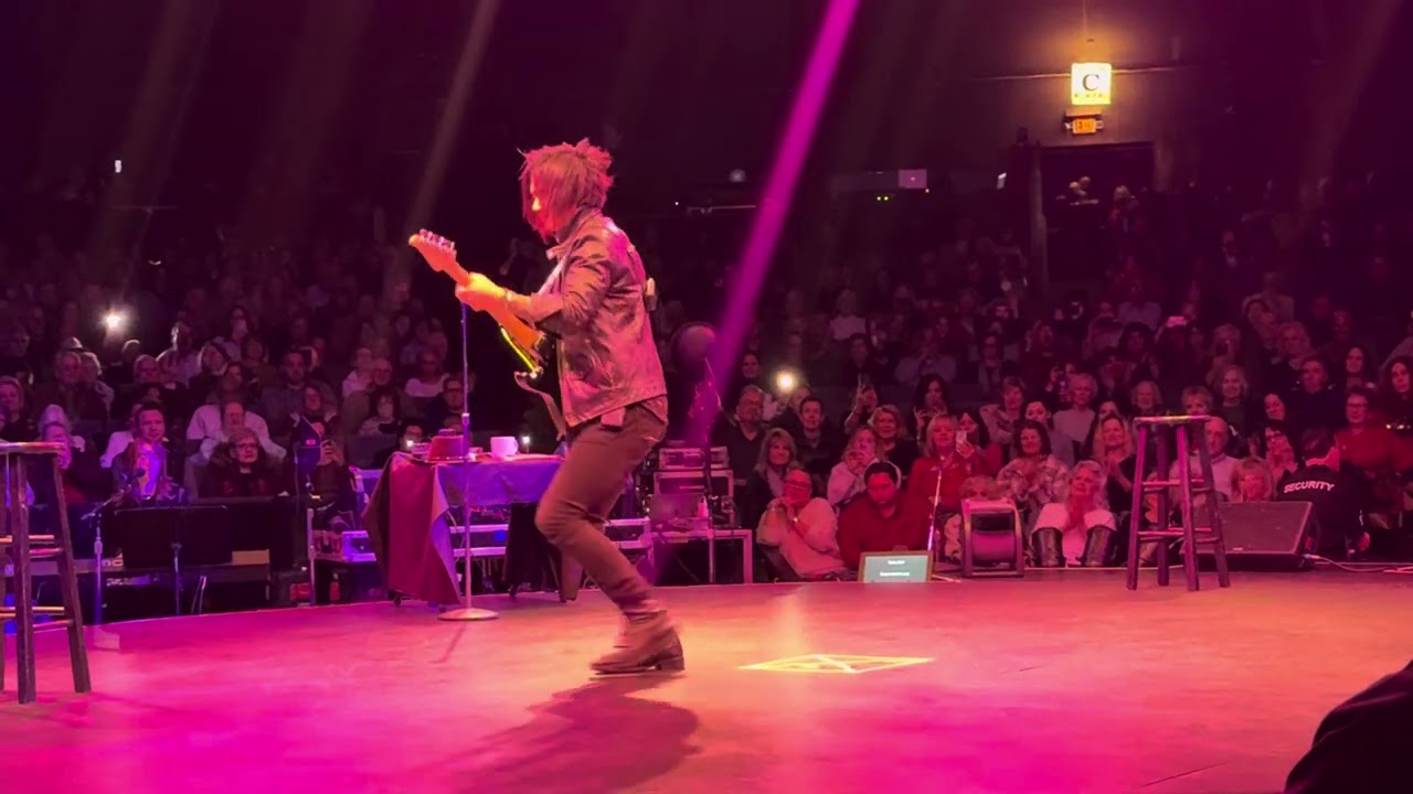 Keven Eknes with Engelbert Humperdinck - Quando x3 - *CLIP* - Flagstar at Westbury, NY - 08-Dec-2024