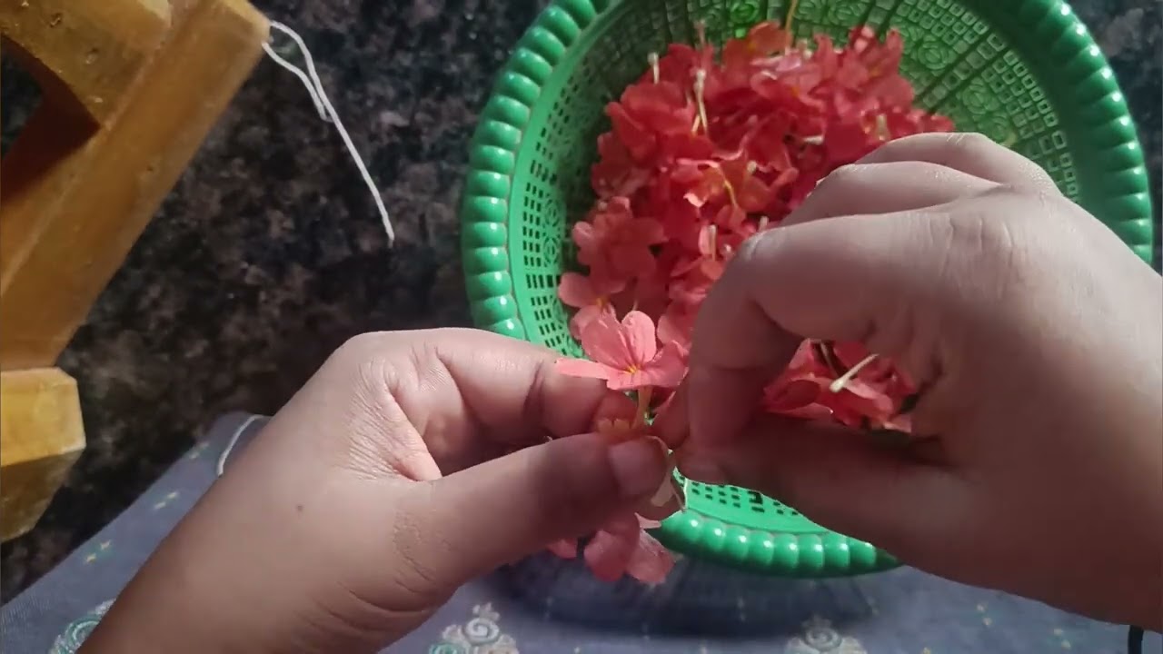 Tia a flower|how to tie a flower|ಹೂ ಕಟ್ಟುವ ವಿಧಾನ