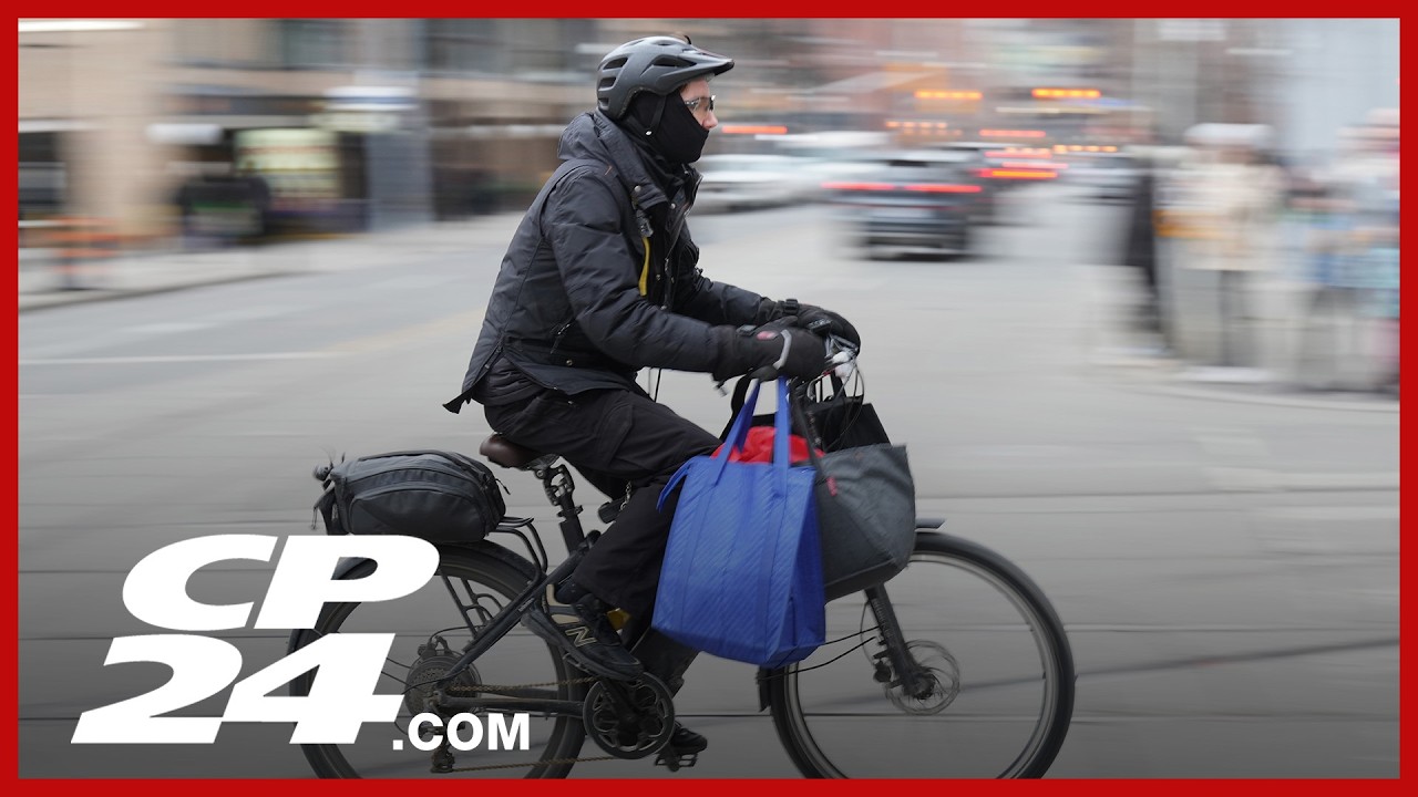 В связи с ростом числа пользователей, BikeShare Toronto увеличивает количество электровелосипедов...
