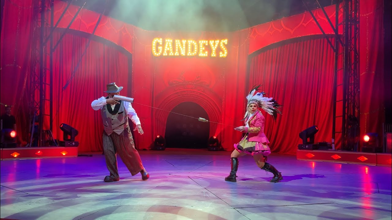 Gandeys Circus 2021 Merry Hill Andrea & Chico