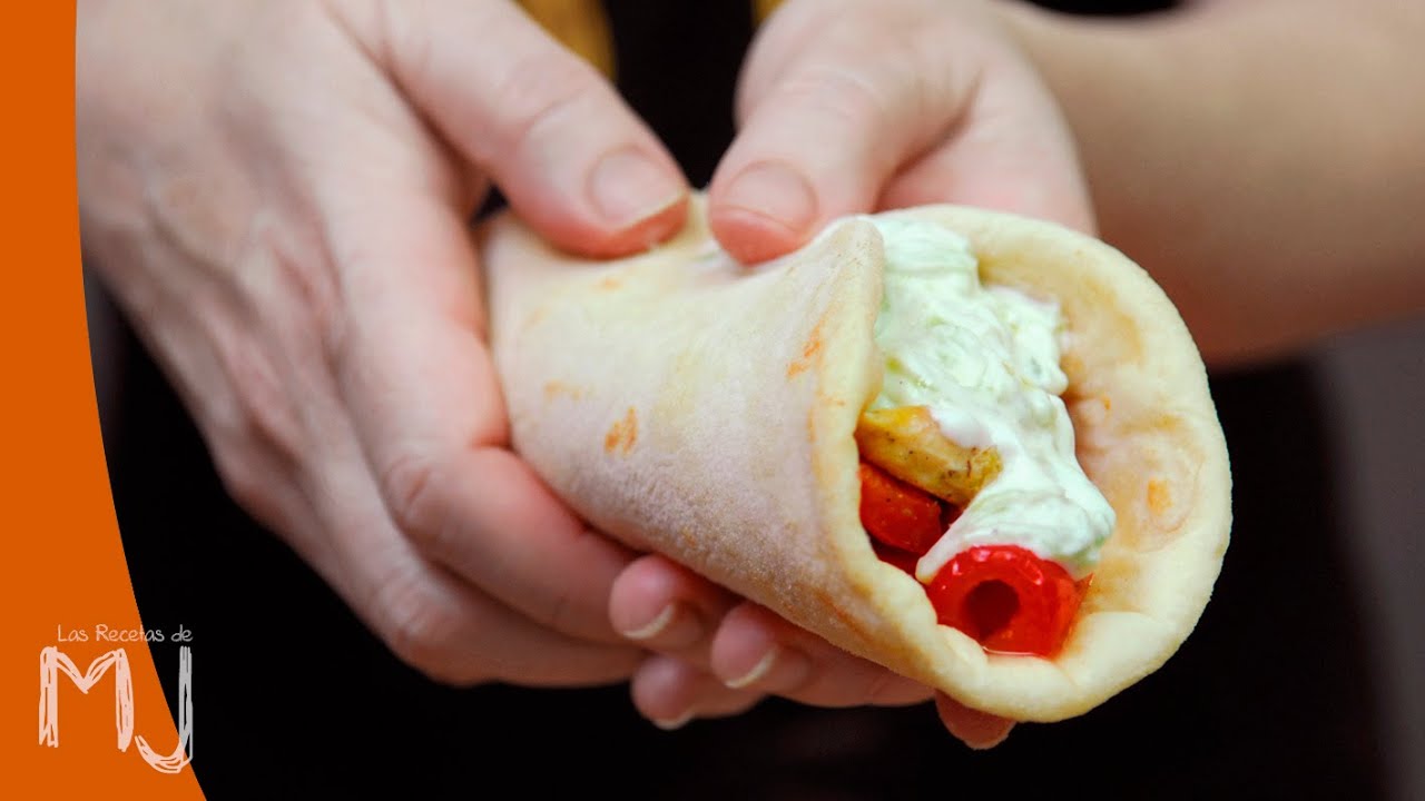 Pan de pita griego y salsa tsatsiki