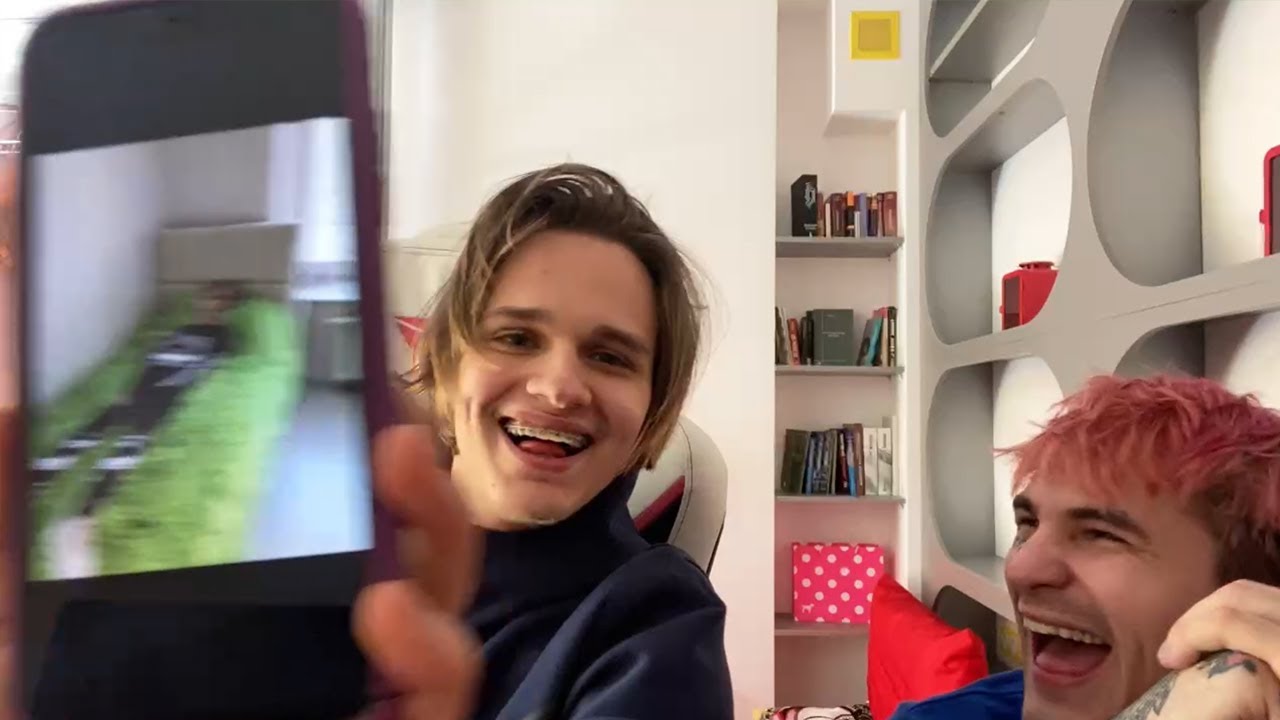 scally milano показывает видосы пинку