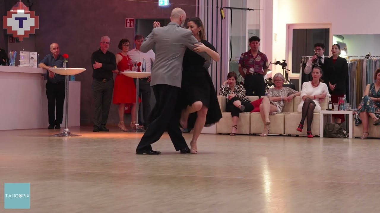Sonia Aires & Paulo Bernardo dance Carlos di Sarli - Tú, el cielo y tú