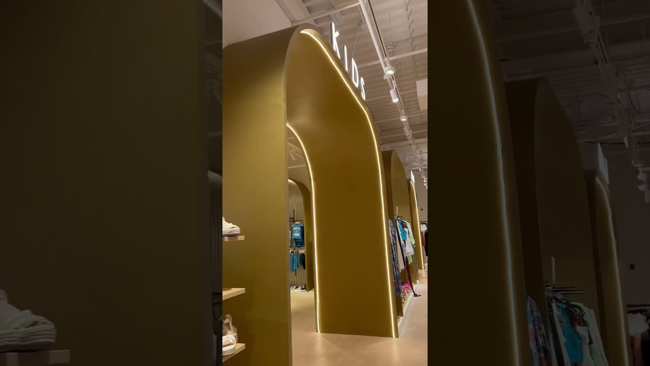 Decoración eco en la nueva tienda de Sphera en Almería pero muy efectiva y llamativa