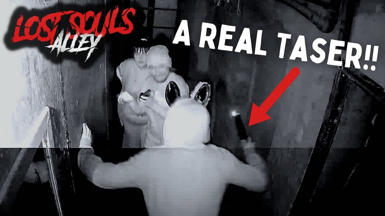 We Visit an EXTREME Scare Maze in Poland (Review and Discussion)