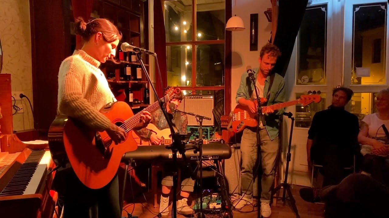 Claudia Fink Trio:  Der Lack ist ab - Live am 15.10.22 im Duval (Werder)