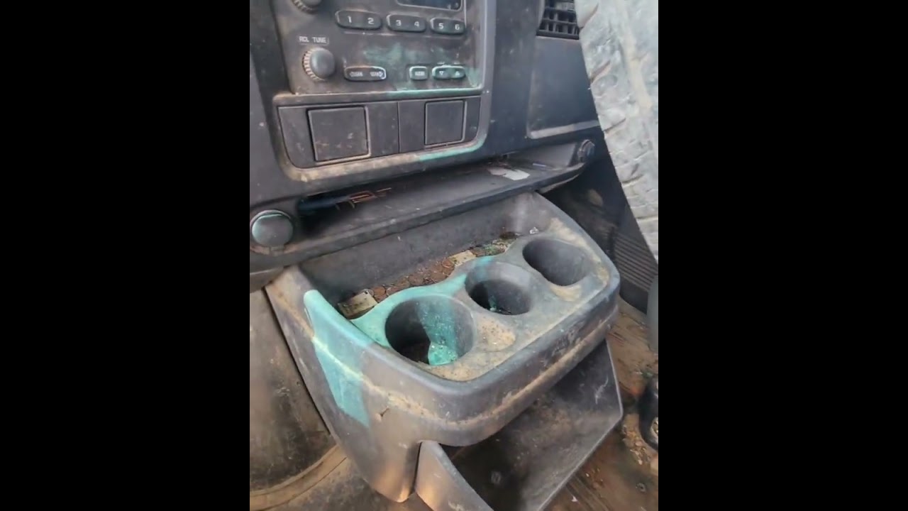 Junkyard pedal play