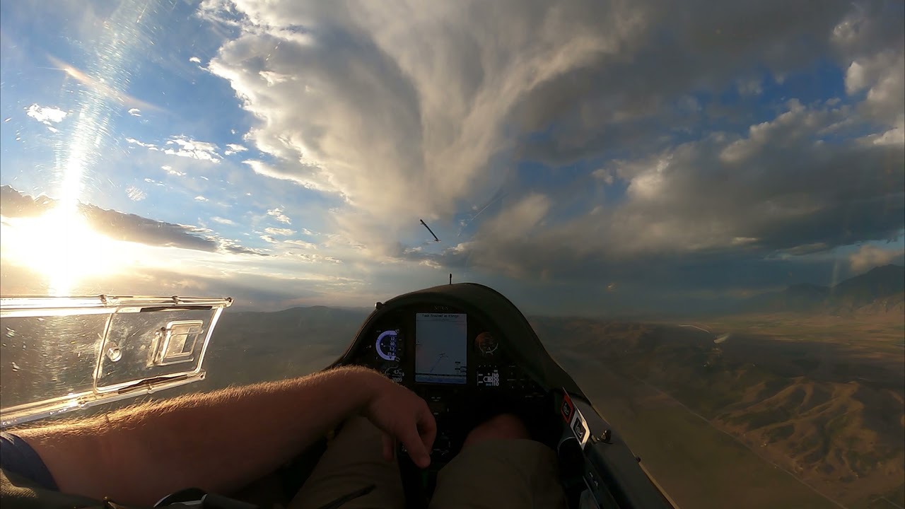 Beautiful Final Glide with Glider Landing