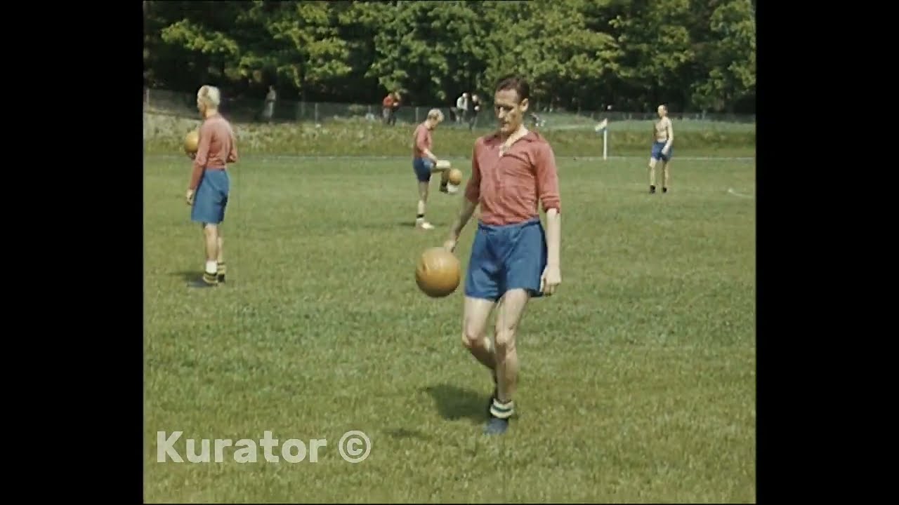 Lennart Nacka Skoglund and Nils Liedholm training during world cup football 1958