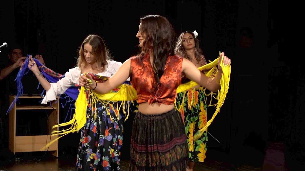 Najstarší folklórny súbor Rómka oslavuje 35. výročie.