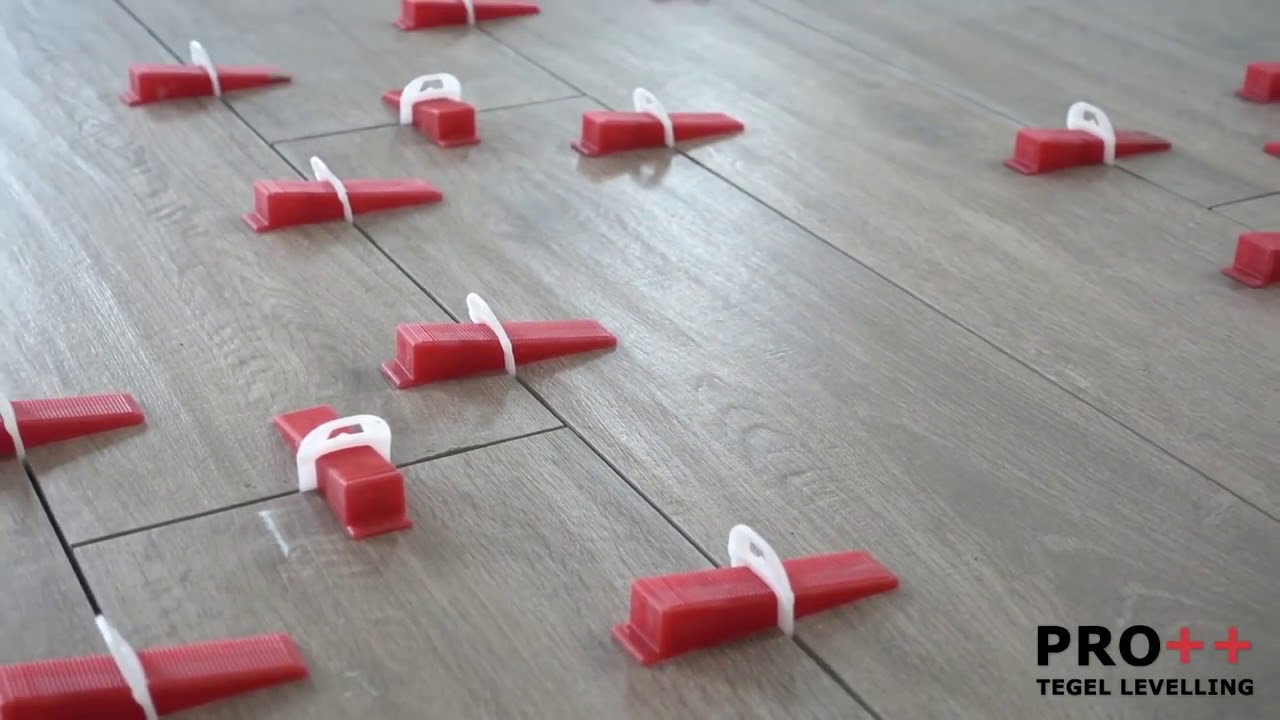 Tegels leggen met clips en keggen: zó krijg je een strakke tegelvloer | Paul Roescher