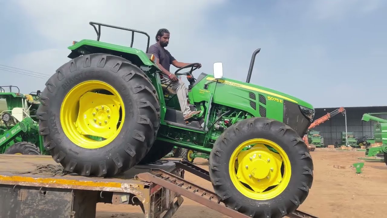 John deere 5075E  