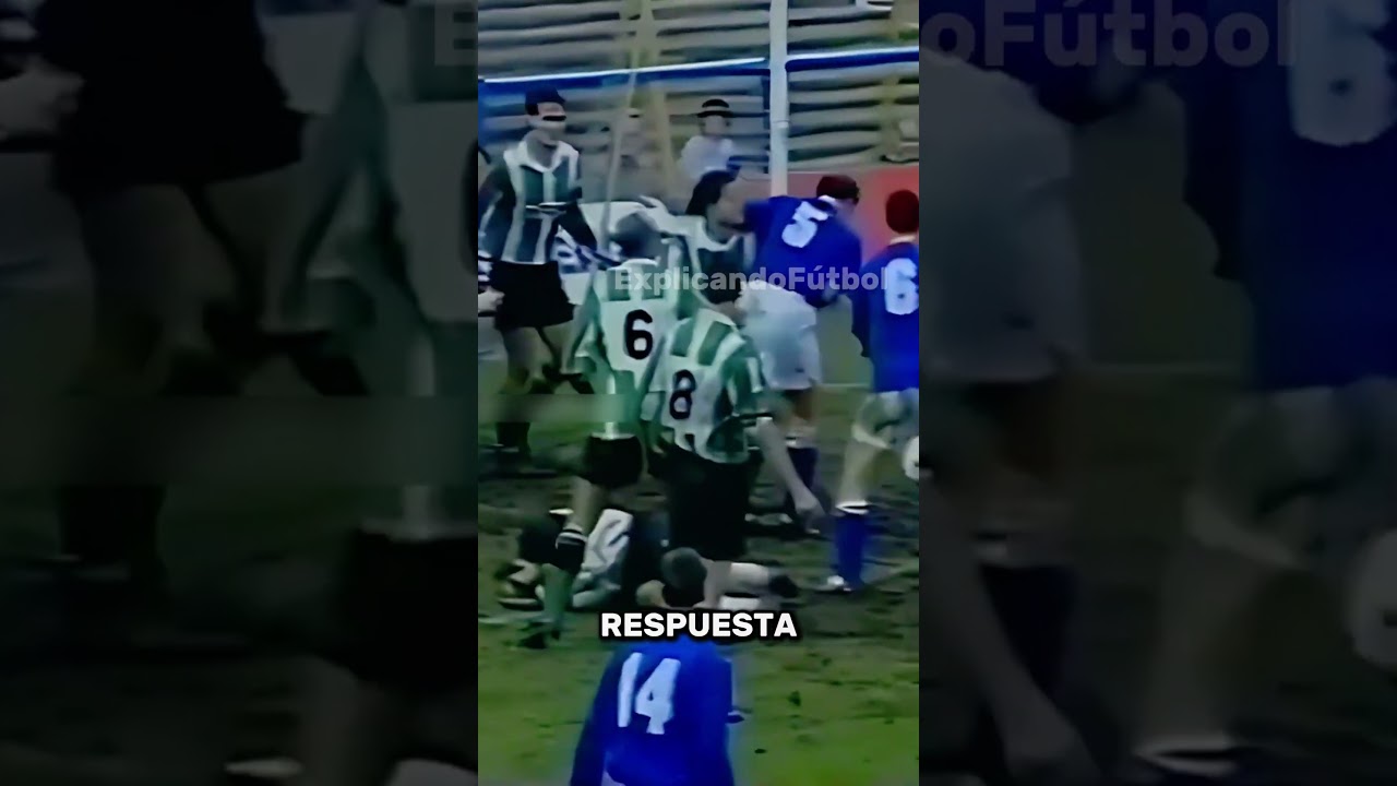 F&uacute;tbol en 1980 !😂  #futbol