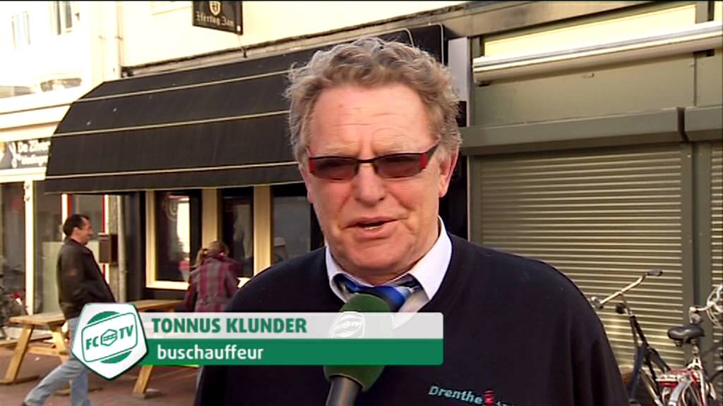 Kroeggangers met de bus naar FC Groningen