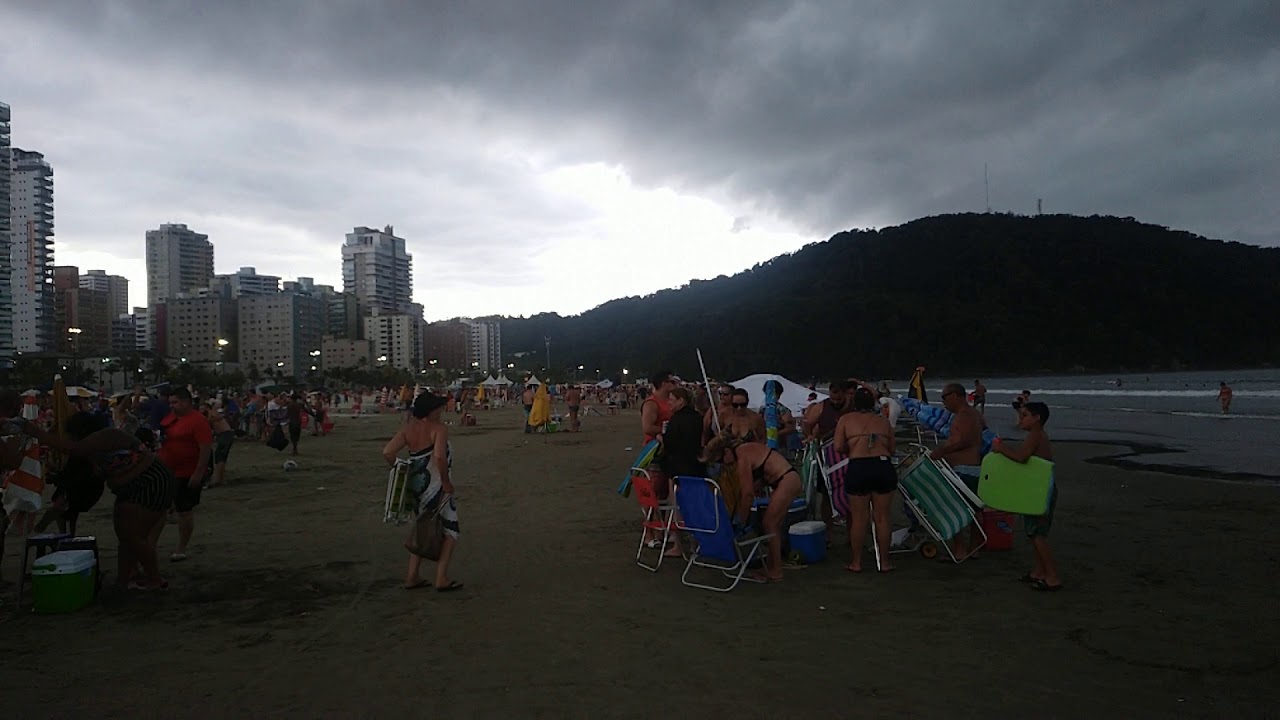 Tempestade de chuva e vento na Praia Grande Canto do Forte, Santos, S&atilde;o Vicente e Bertioga tamb&eacute;m