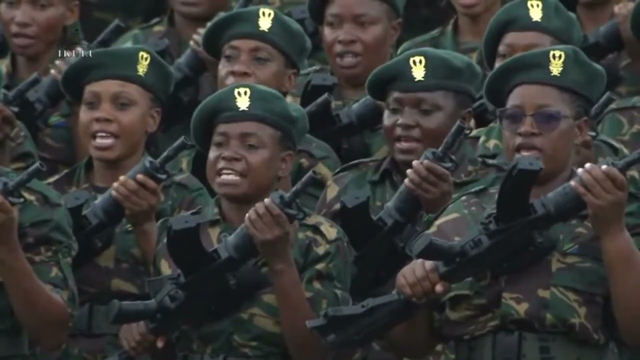 Angalia Salamu ya Utii ya Jeshi na Gwaride Maalum: Wanajeshi Waonesha Ukakamavu wa Kipekee