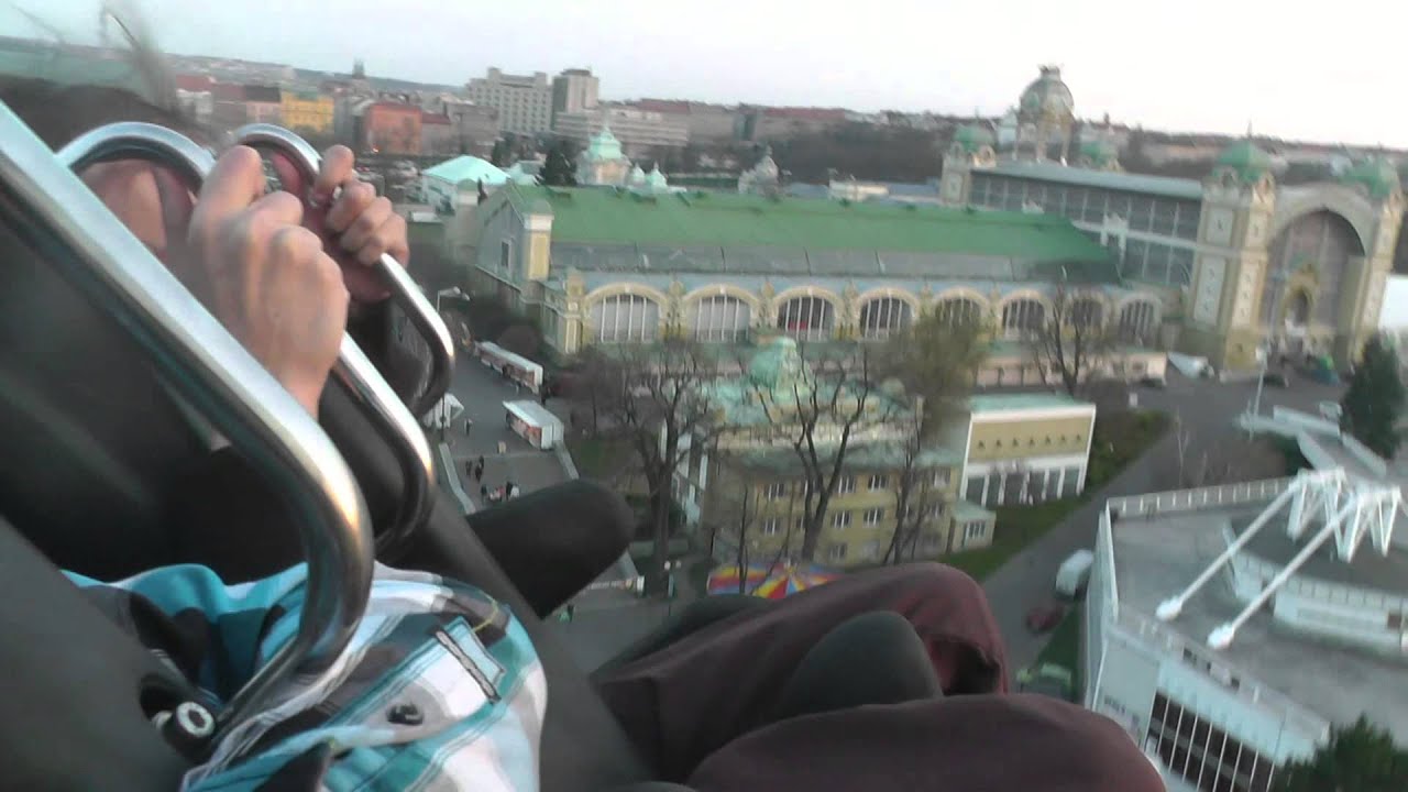 Matějská pouť 2015 - ATRAKCE G-FORCE (BOOSTER) ZA JÍZDY / ATTRACTION G-FORCE (BOOSTER) ON-RIDE