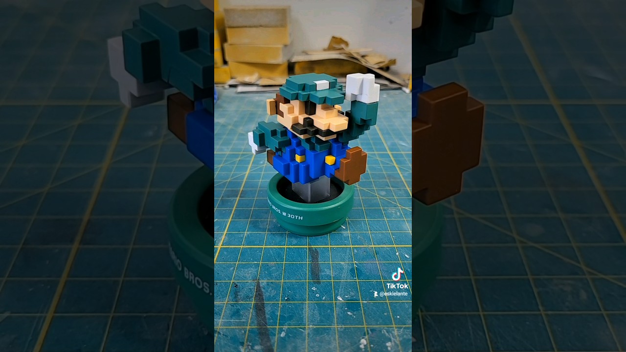 Eskie's Custom amiibo: 8-bit Luigi #supermariobros