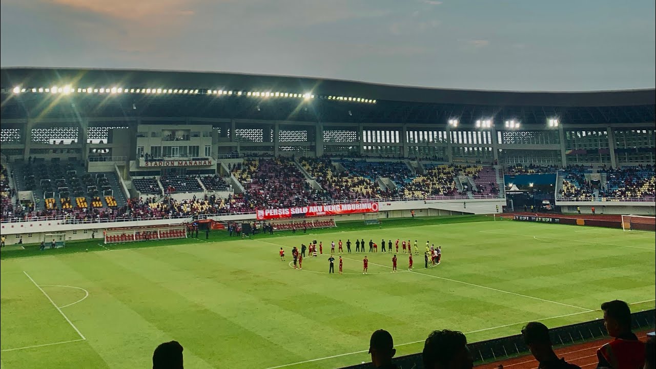 Malam Minggu Nonton SepakBola Di Stadion Manahan Solo ☕️