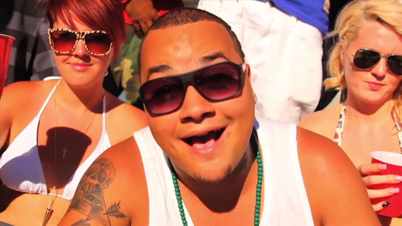 Dj IV Feat. Miracle, Quake, RS Smooth & Tacktishion - It's The Summertime