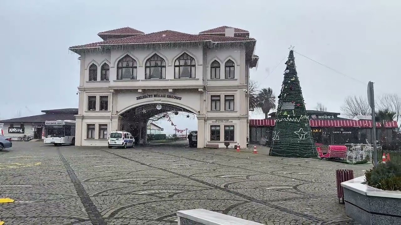 Bandırma’da kar yağışı başladı