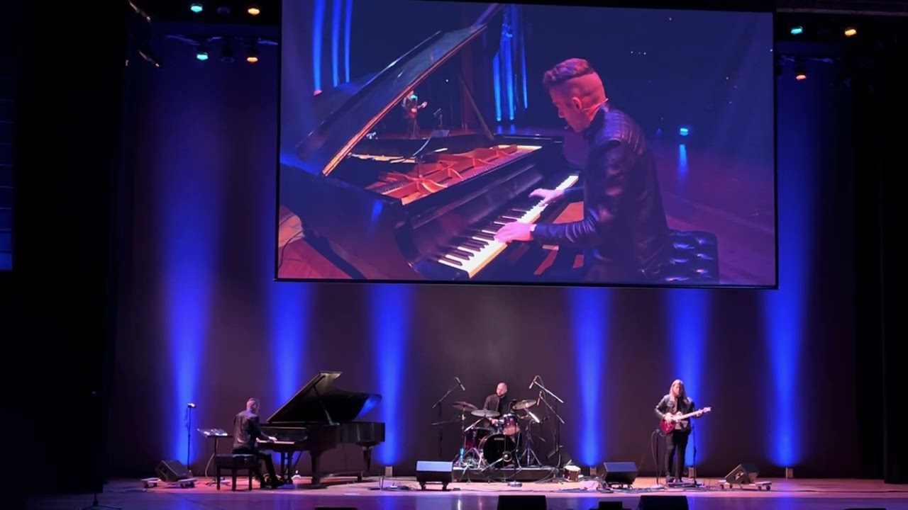 Classical Symphony Medley - 100 Hits of Stage & Screen (Jason Lyle Black Electric Trio)