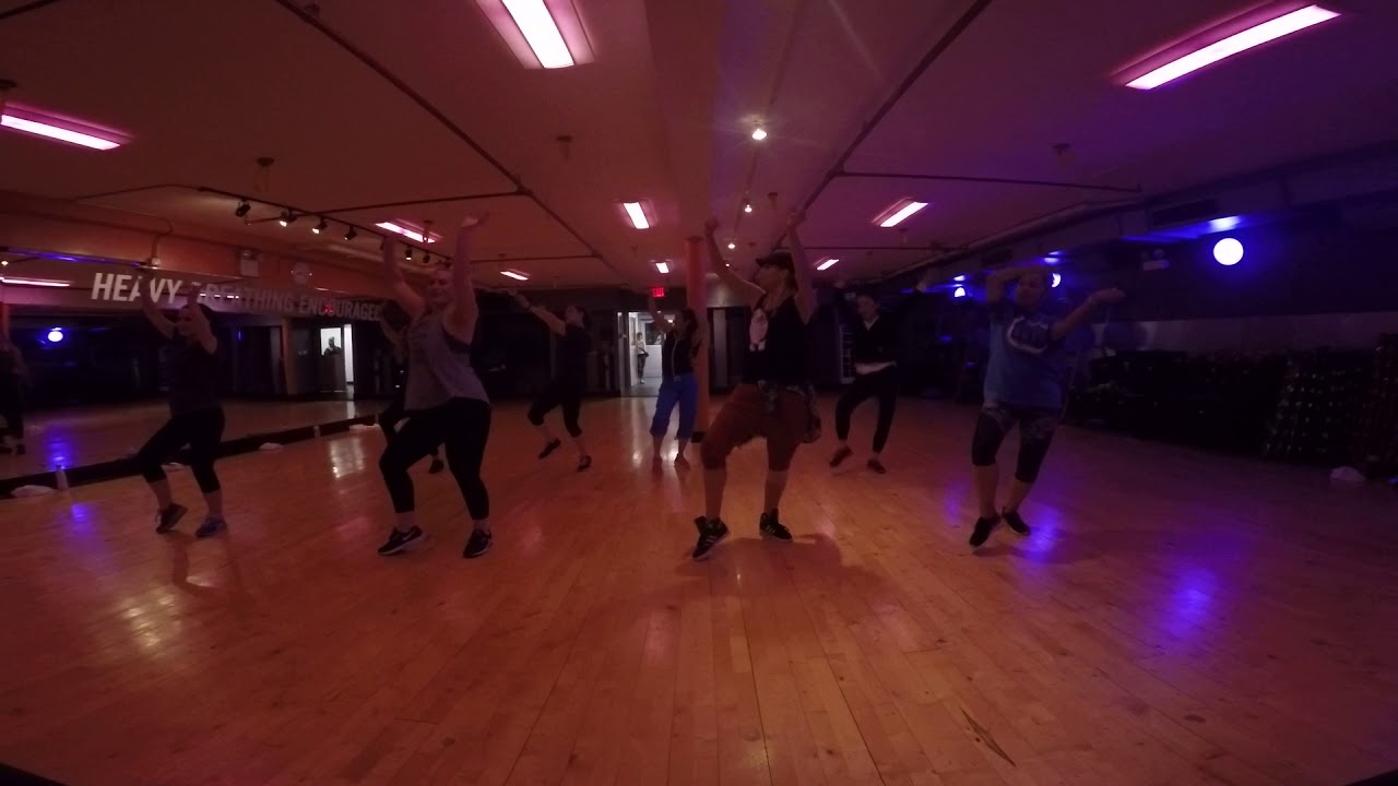 Diamonds - Rihanna. ZUMBA