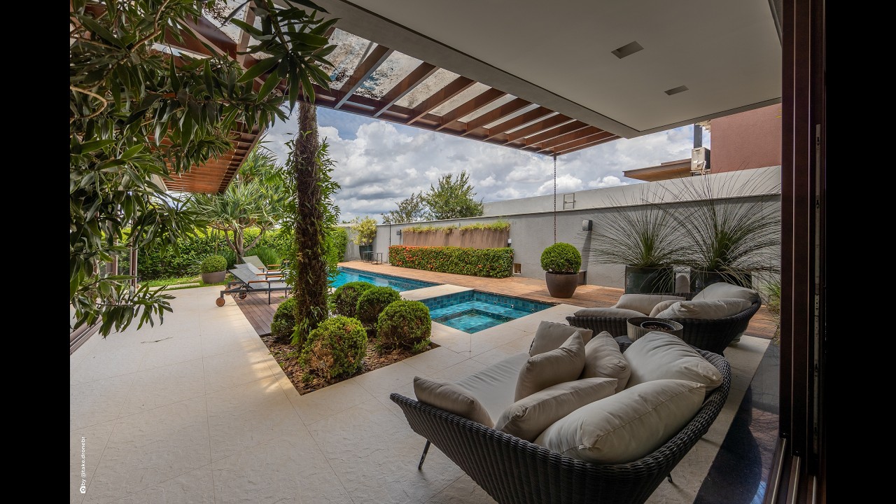 CASA EM CONDOMÍNIO À VENDA NO MONT BLANC CAMPINAS –  4 SUÍTES E IMPLANTAÇÃO PRIVILEGIADA