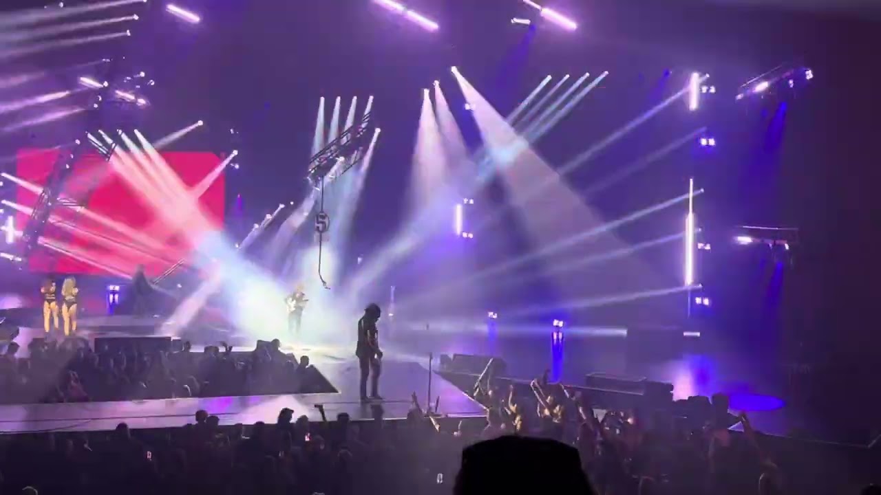 Motley Crue Las Vegas residency 2025 park MGM Dolby Live Looks That Kill