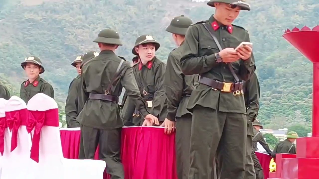 Pi nong tỏn le nơ súm đu đan pay đính 