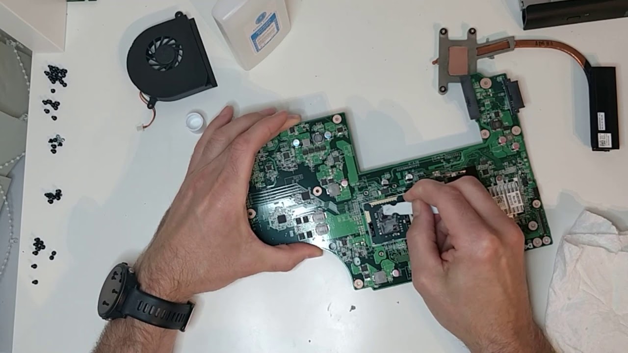Dell Inspiron N7010 disassembly and applying new thermal paste