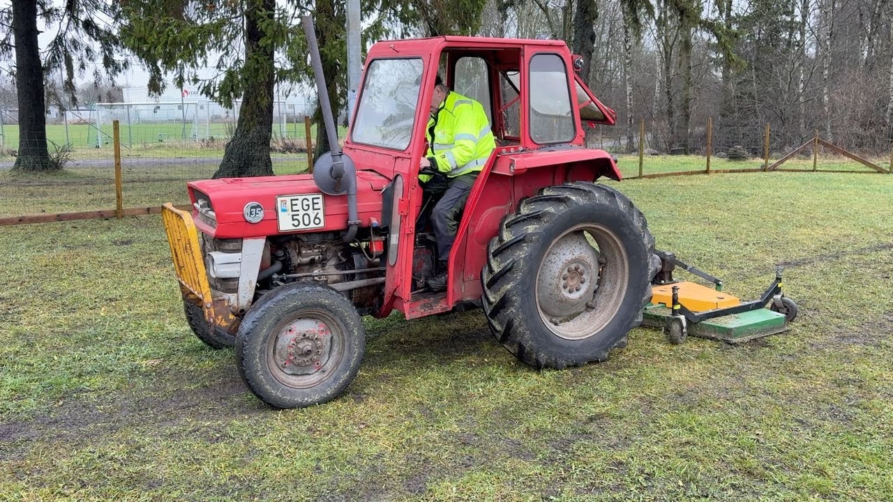 Köp Traktor Massey Ferguson 135 med Betesputs Kellfri på Klaravik