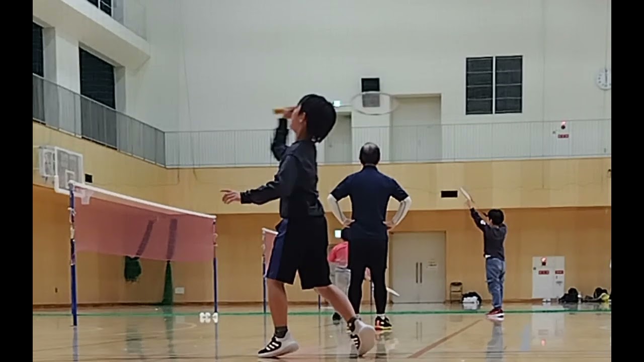 バドミントン　インパクト
