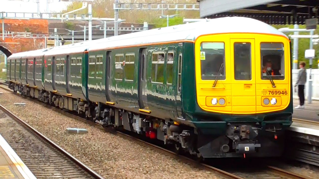Trains at Twyford, GWML - 31/03/21
