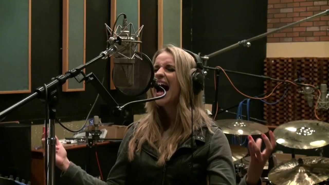 Gabriela Gunčíková - How To Sing Dave Grohl - The Pretender - Foo Fighters - KenTamplinVocalAcademy