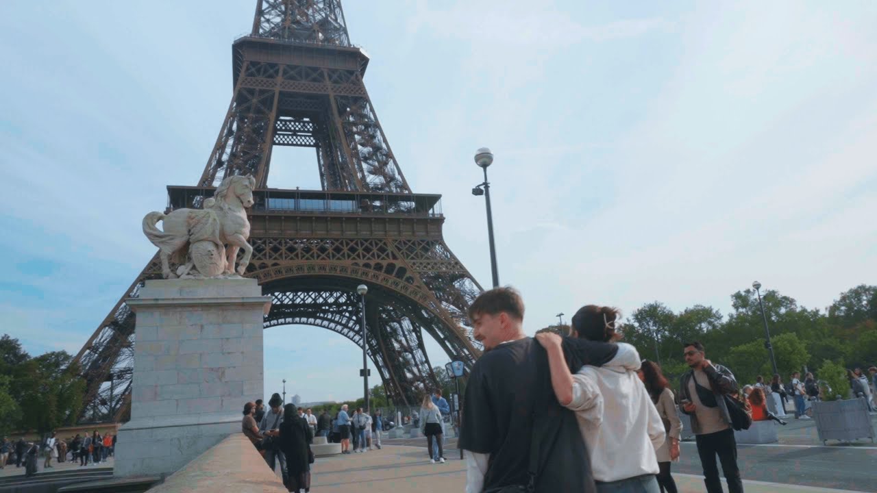 Chegando em Paris e Visitando Brechós