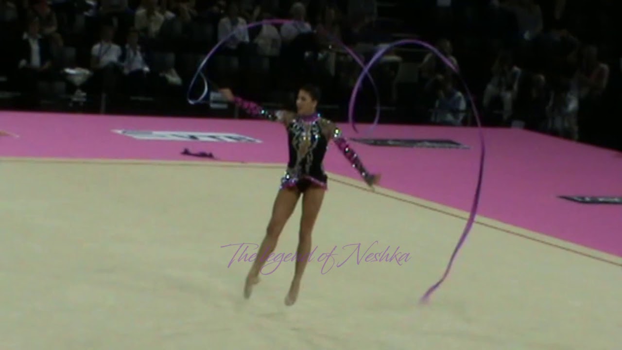 Julie ZETLIN (USA) ribbon - 2011 Montpellier worlds Qualifs