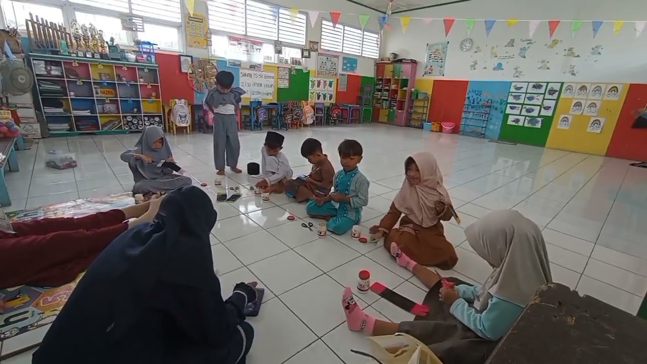 Proses belajar ..untuk anak bisa memahami. Kami membimbing dengan penuh kesadaran dan kesabaran