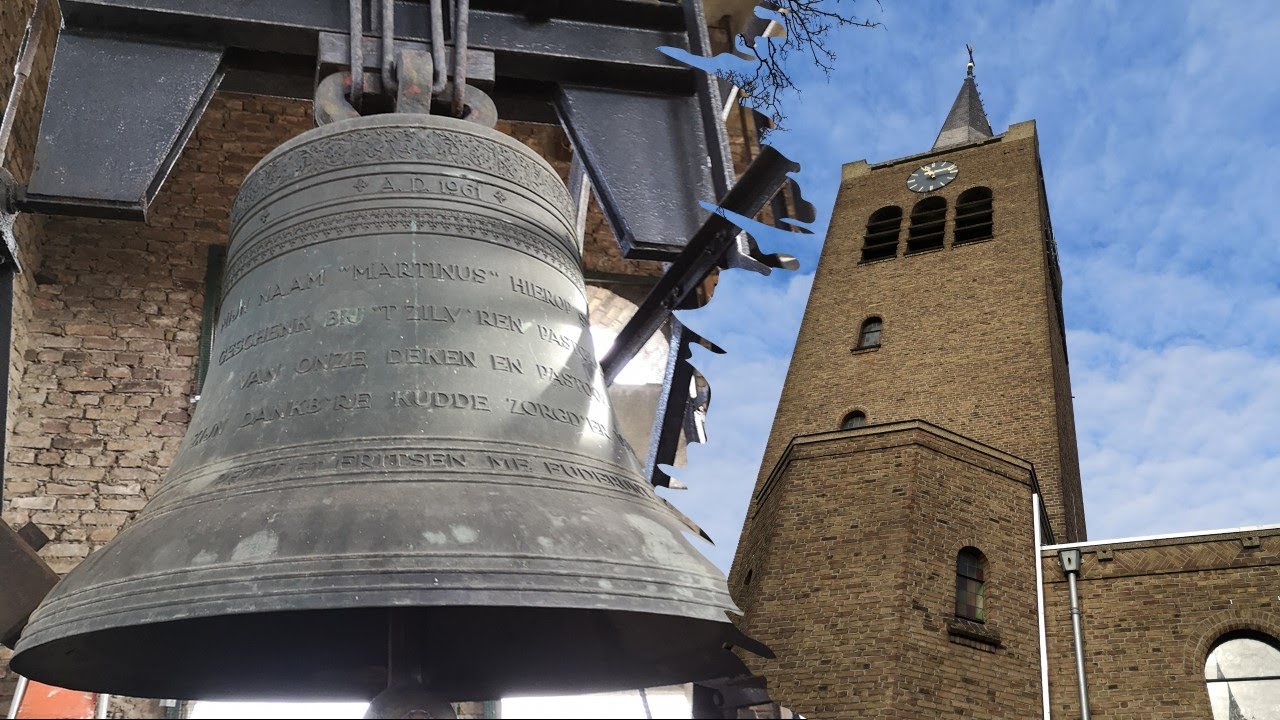 Veldhoven - Meerveldhoven (NL) Kerkklokken Christus Koningkerk (Plenum)