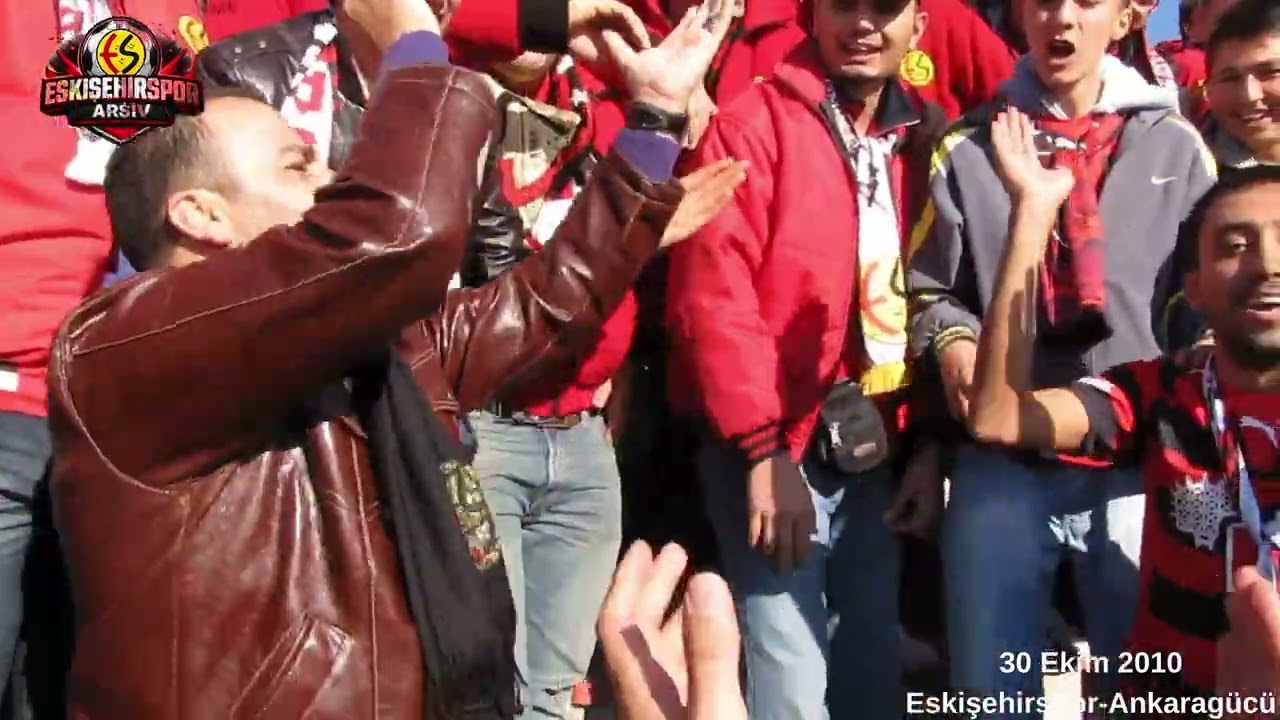Tarih 30 Ekim 2010, Eskişehirspor-Ankaragücü maçı devre arası açık tribün eğleniyor :)