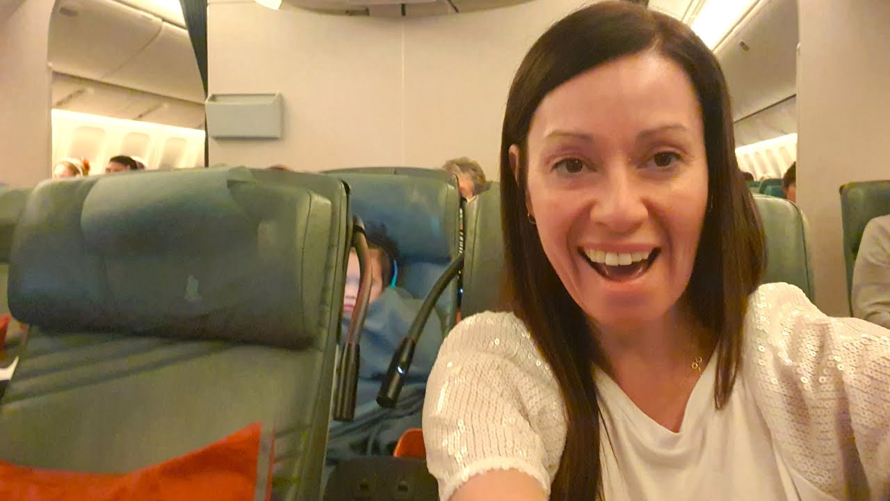 Singapore Airlines Premium Economy | Melbourne to Singapore | Boeing 777 Aircraft 